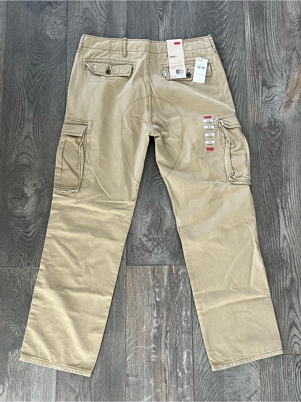 LEVI’S NWT Men’s Cargo 1 Pants Neutral Relaxed Fit 33 x 32 NEW